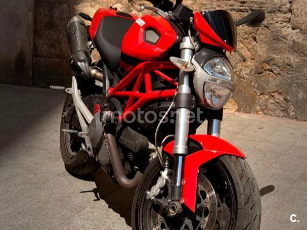 Ducati Monster 696 2600 € 2009 Valencia - 2