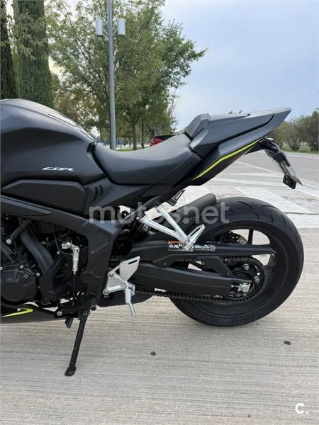 Honda CBR650R E-Clutch - Vista 3