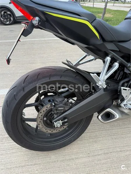 Honda CBR650R E-Clutch - Vista 5