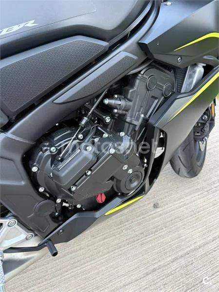 Honda CBR650R E-Clutch - Vista 6