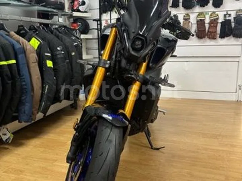 Yamaha MT-09 - Vista 4