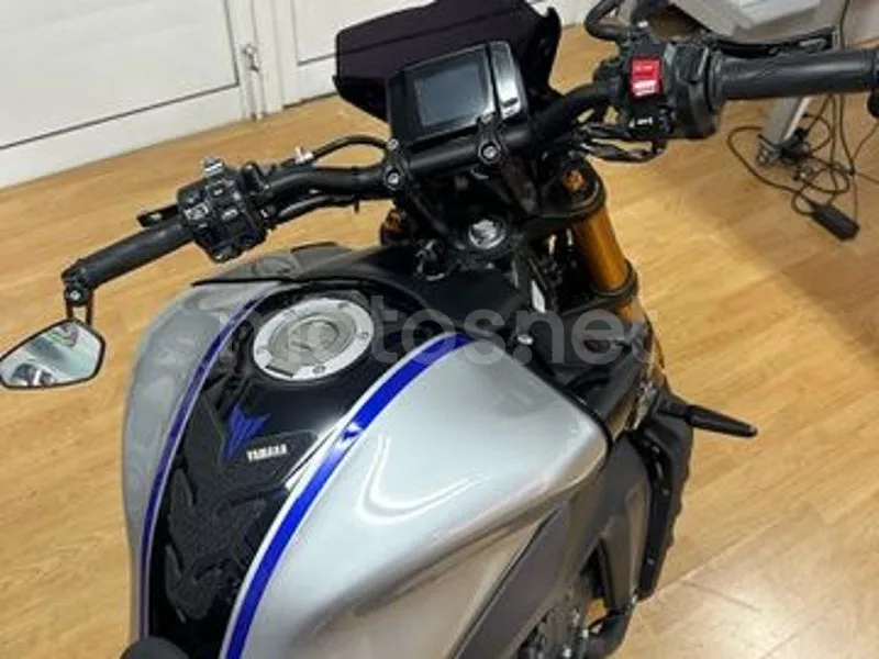 Yamaha MT-09 - Vista 8