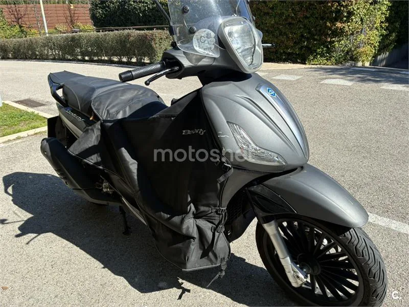 Piaggio Beverly 300 - Vista 4