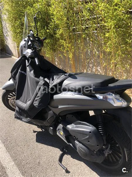 Piaggio Beverly 300 - Vista 6