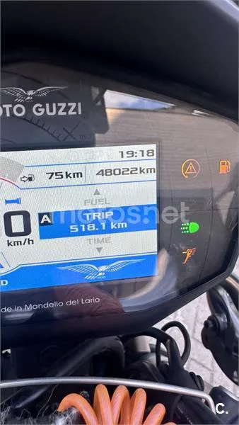 Moto Guzzi V85 TT - Vista 3