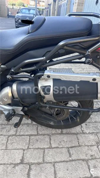 Moto Guzzi V85 TT - Vista 4