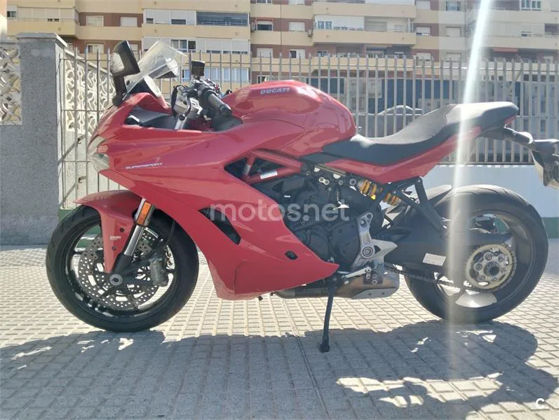 Ducati SuperSport - Vista 4