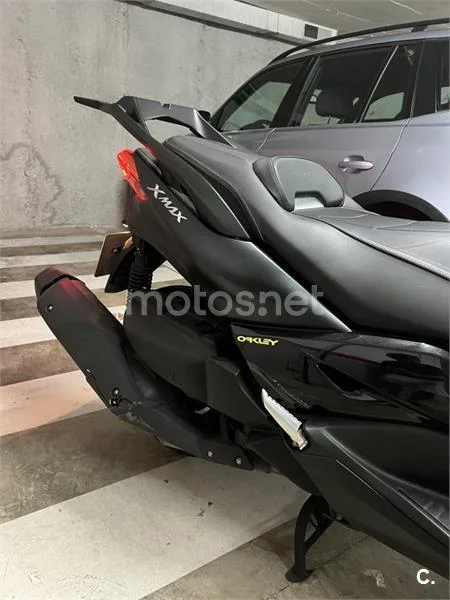 Yamaha XMAX 400 - Vista 4