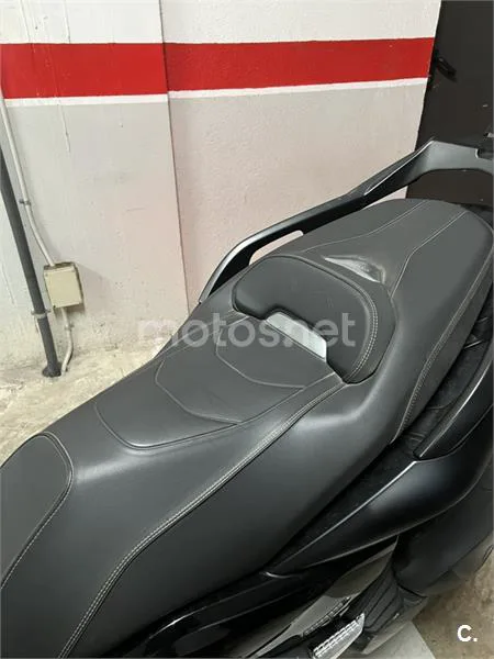 Yamaha XMAX 400 - Vista 8