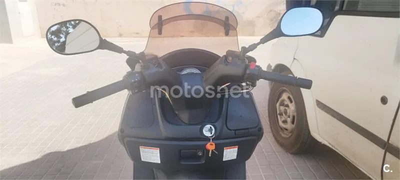 Suzuki Burgman 200 - Vista 3