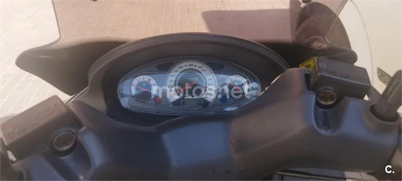 Suzuki Burgman 200 - Vista 4