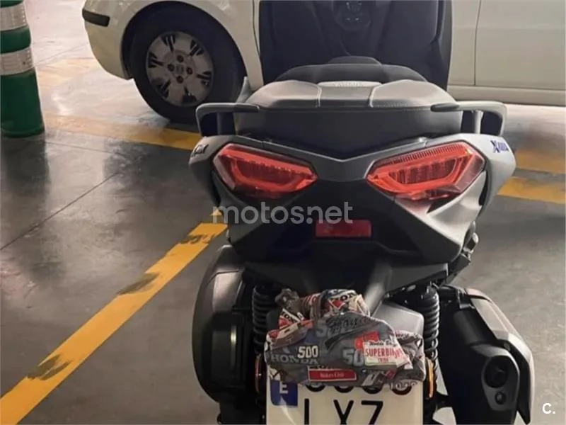Yamaha XMAX 300 - Vista 3