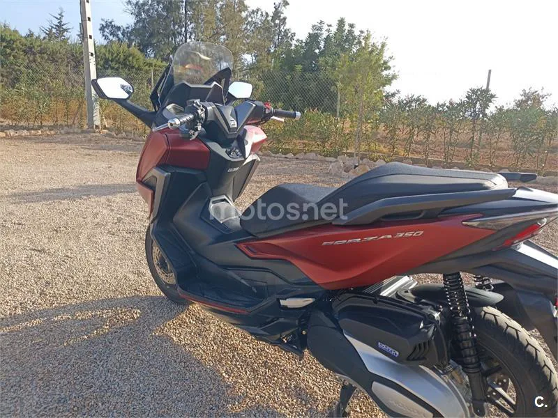 Honda Forza 350 - Vista 3