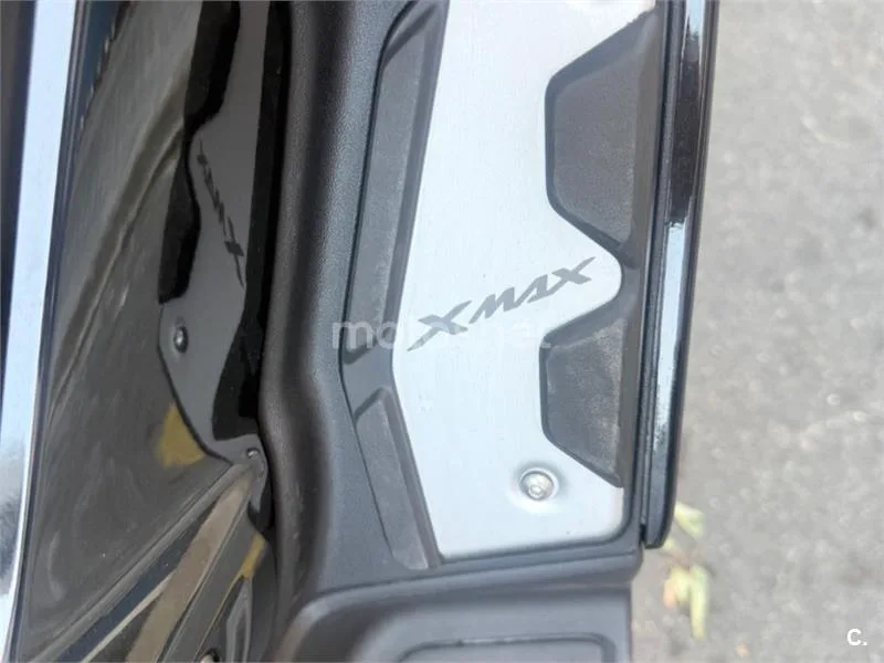 Yamaha XMAX 300 - Vista 10