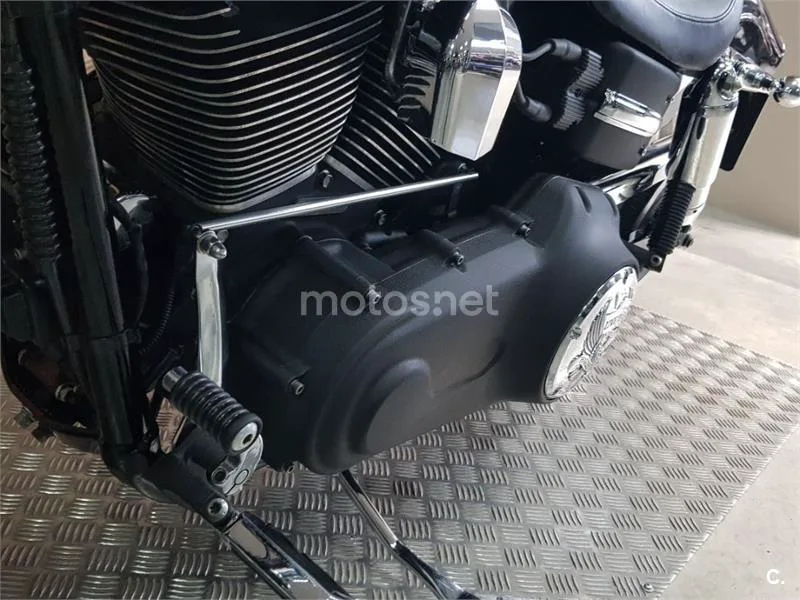 Harley-Davidson Dyna Fat Bob - Vista 13