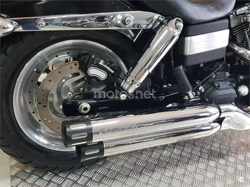 Harley-Davidson Dyna Fat Bob - Vista 5