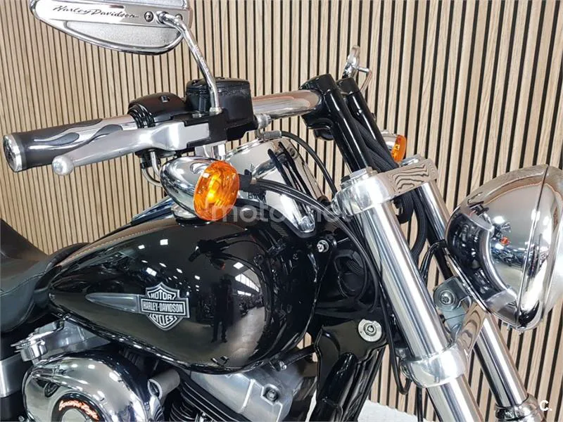 Harley-Davidson Dyna Fat Bob - Vista 7