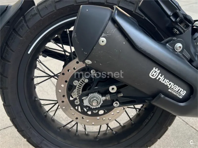 Husqvarna Svartpilen 401 - Vista 5
