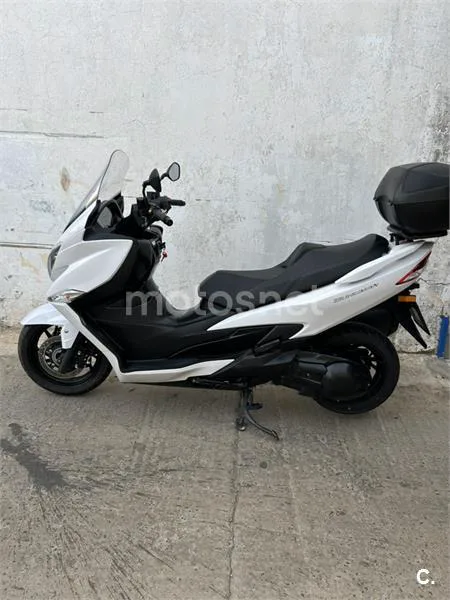 Suzuki Burgman 400 - Vista 7