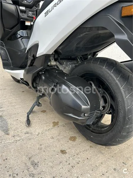 Suzuki Burgman 400 - Vista 8