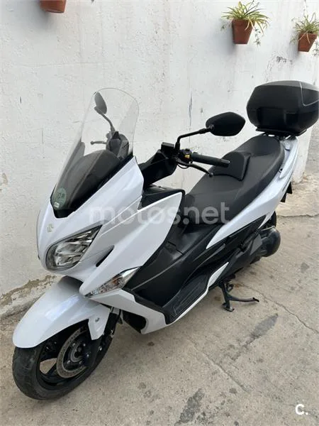Suzuki Burgman 400 - Vista 10