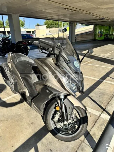 Kymco AK 550 - Vista 8