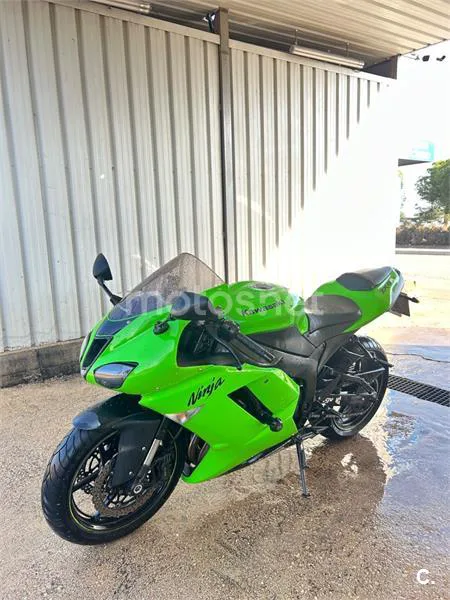 Kawasaki Z900 - Vista 3
