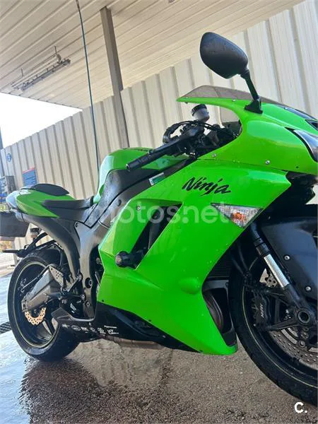 Kawasaki Z900 - Vista 4