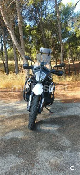 KTM 1090 Adventure - Vista 8
