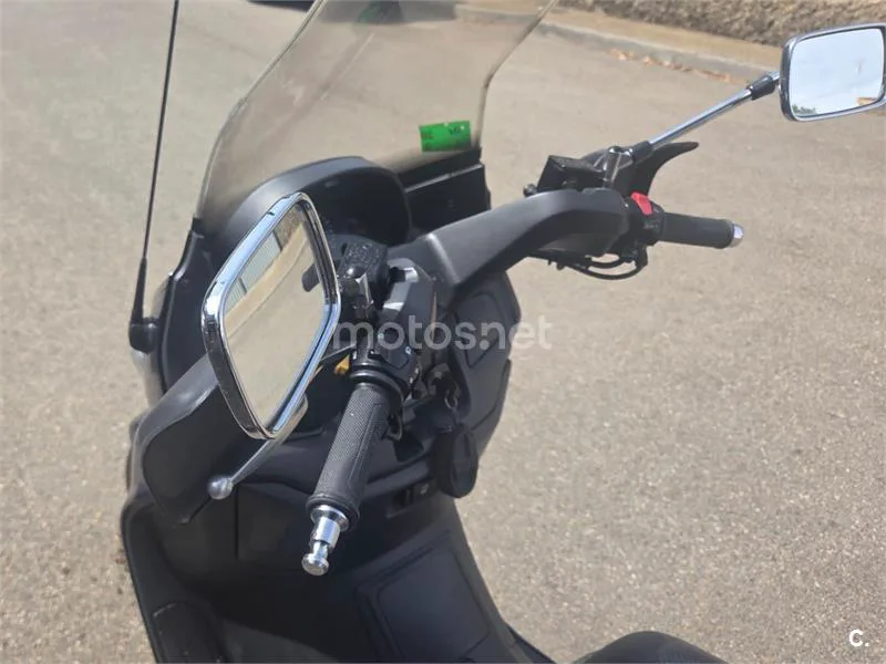 Suzuki Burgman 400 - Vista 7