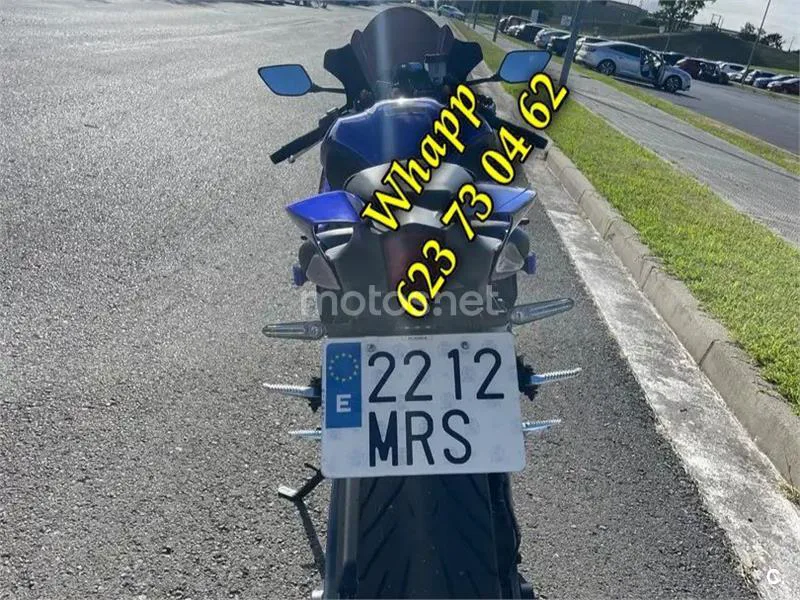 Yamaha YZF-R1 - Vista 4