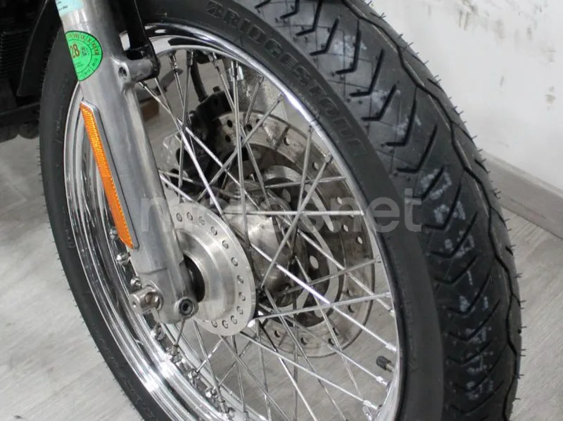 Harley-Davidson Sportster 883 - Vista 7
