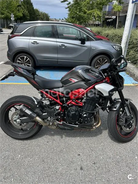 Kawasaki Z900 - Vista 3