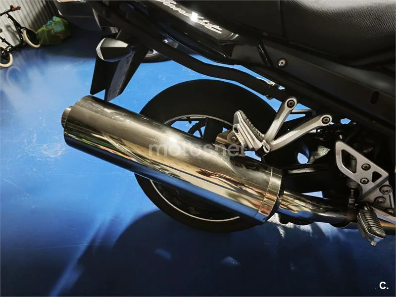 Suzuki Bandit 650 - Vista 7