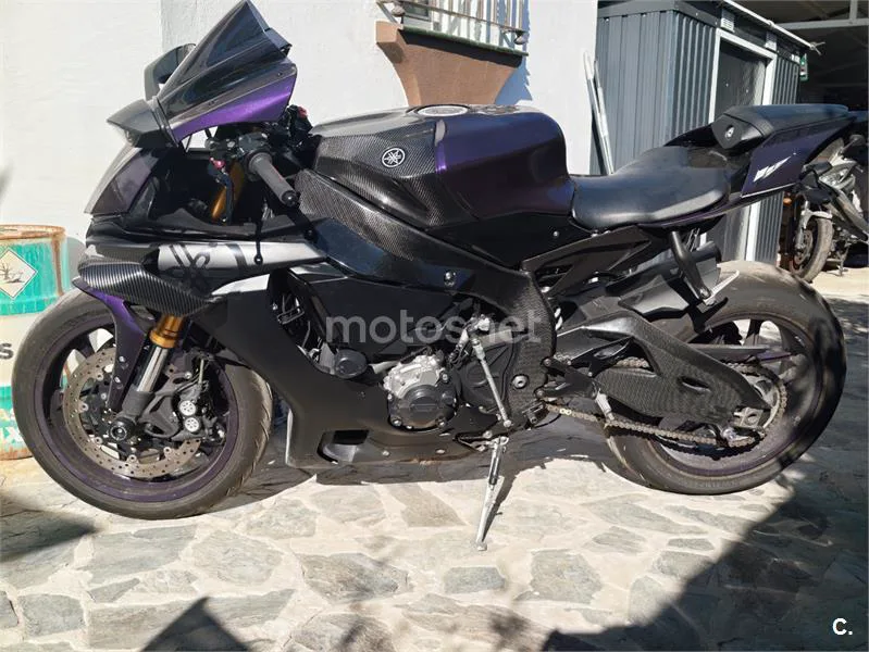 Yamaha YZF-R1 - Vista 4