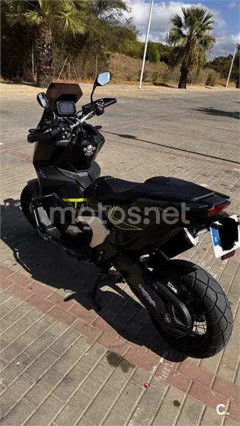 Honda X-ADV - Vista 3