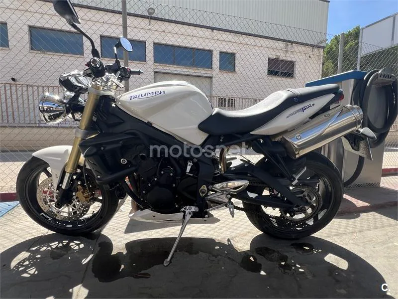 Triumph Street Triple - Vista 12