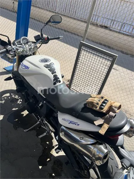 Triumph Street Triple - Vista 13