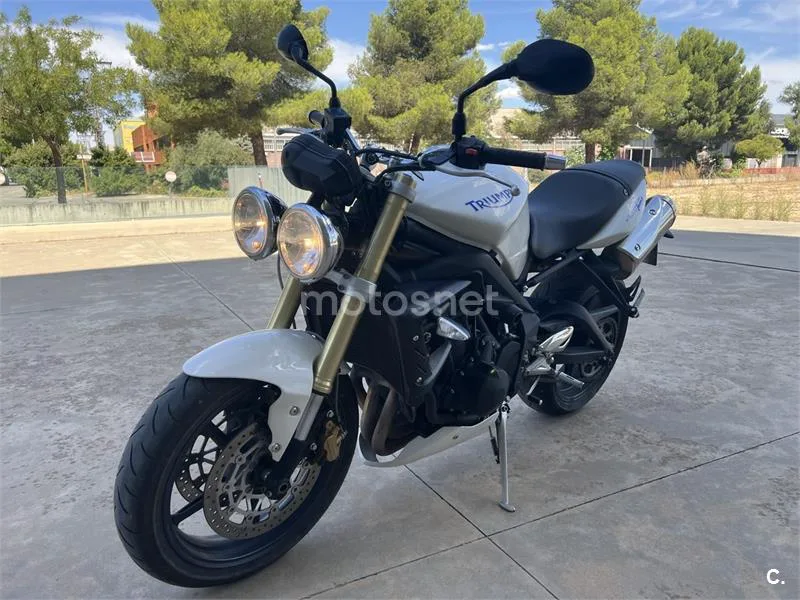 Triumph Street Triple - Vista 3