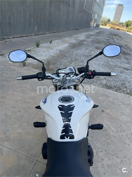 Triumph Street Triple - Vista 6