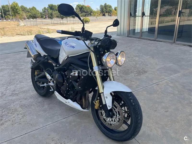 Triumph Street Triple - Vista 8