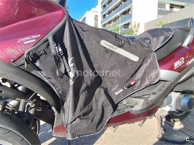 Piaggio MP3 250 - Vista 4