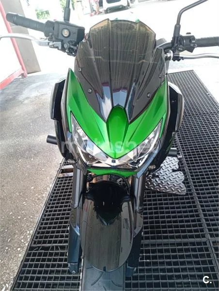 Kawasaki Z800 - Vista 3