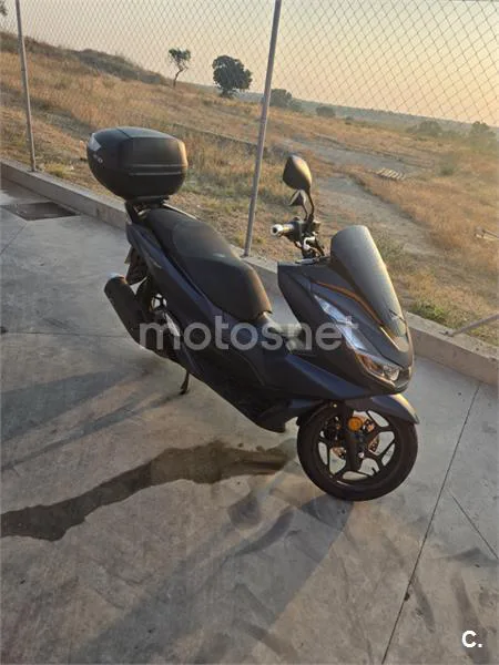 Honda PCX125 - Vista 3