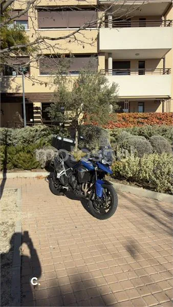 Triumph Tiger 900 - Vista 4