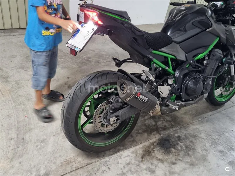Kawasaki Z900 - Vista 5