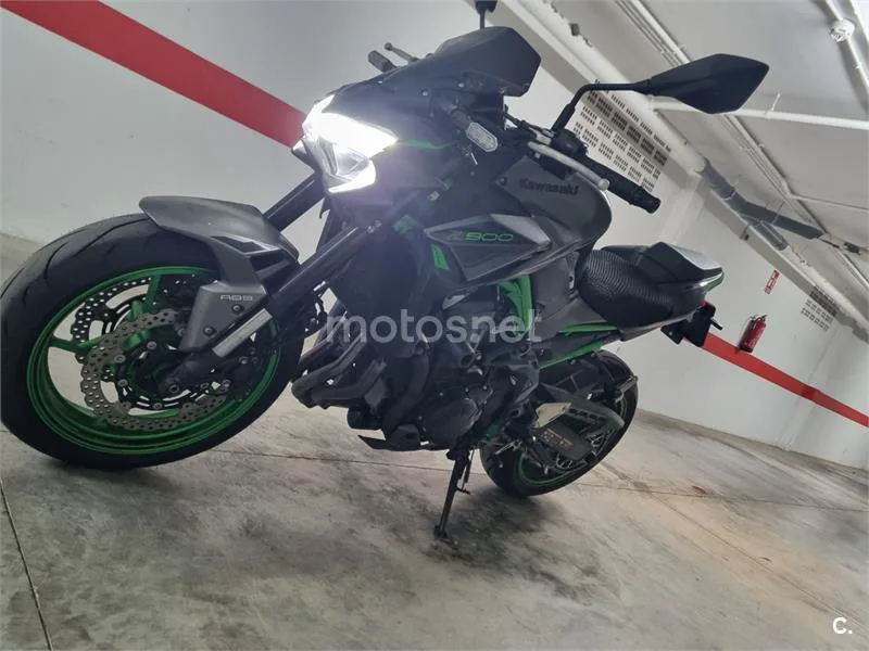 Kawasaki Z900 - Vista 9