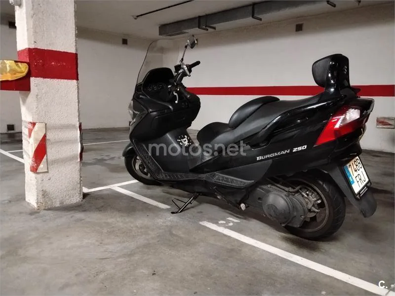 Suzuki Burgman 400 - Vista 8