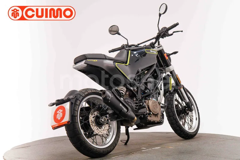 Husqvarna Svartpilen 401 - Vista 4