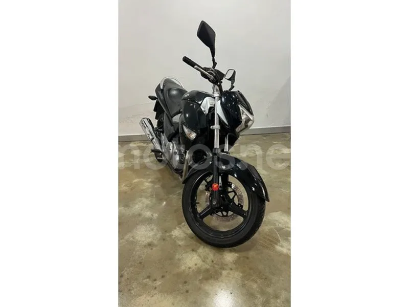 Suzuki Inazuma 250 - Vista 5